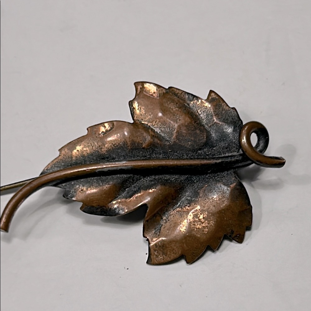 Beautiful Vintage 60's Hammered Copper Autumn Maple Leaf Brooch Pin